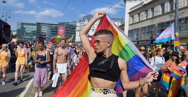 Más de diez mil húngaros se manifiestan en contra de la ley homófoba de Orbán