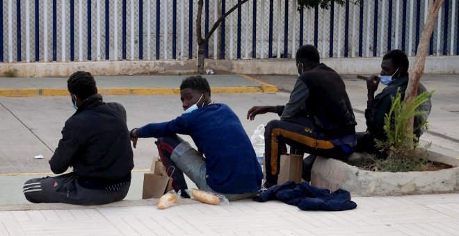 Un grupo reducido de migrantes consigue saltar la valla de Melilla