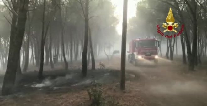 Gran incendio arrasa con la isla de Cerdeña