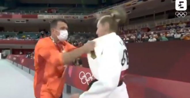 El impactante vídeo de una judoka alemana siendo abofeteada por su entrenador antes de competir