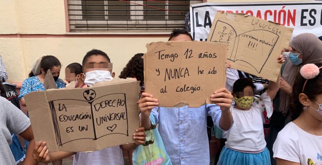 Abren expediente de expulsión a dos familias sin papeles que tramitaban la escolarización de sus hijos en Melilla