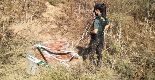 Rescatan a un joven que se había lanzado a un pozo en Olías del Rey para salvar a su mascota