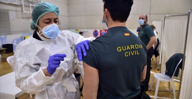 El juez admite a trámite la querella contra la exconsellera catalana de Sanidad por el proceso de vacunación de la Guardia Civil