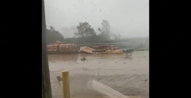 Espectacular tornado en la localidad de Bensalem, en EEUU