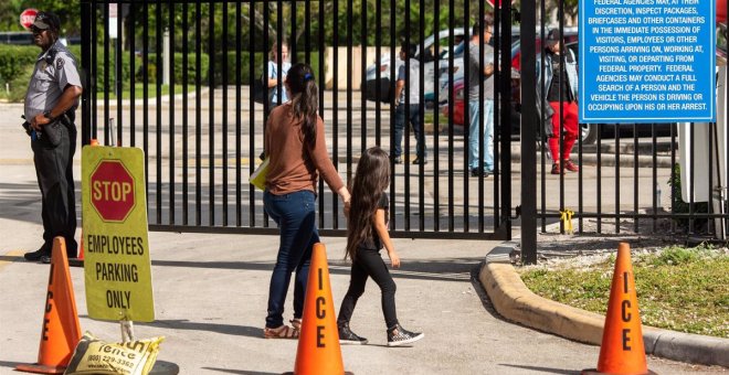 EEUU reanuda los vuelos de expulsión acelerada de familias que accedieron al país por la frontera sur