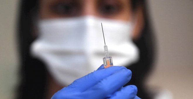 Por qué habrá más ingresados vacunados y otras preguntas sobre la tercera dosis y el certificado covid en interiores