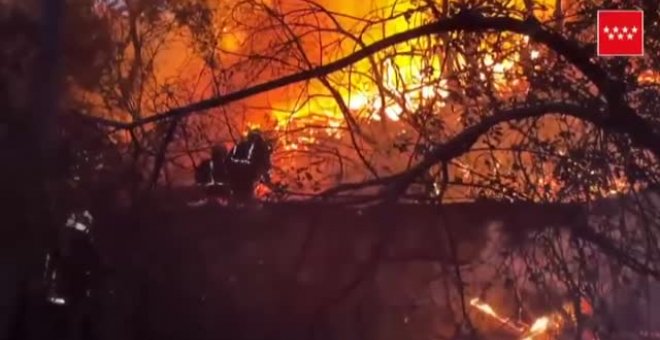 El incendio del pantano de San Juan (Madrid) ya está estabilizado