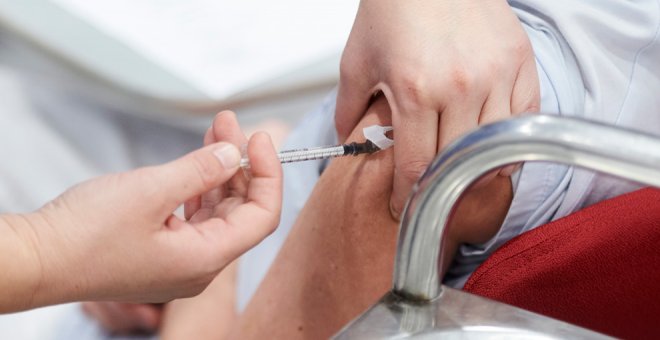 Cantabria abre mañana la autocita de la vacuna a mayores de 18 años
