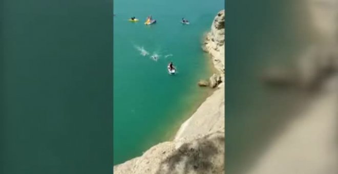 Rescatado tras saltar desde las rocas en el pantano de El Chorro (Málaga)