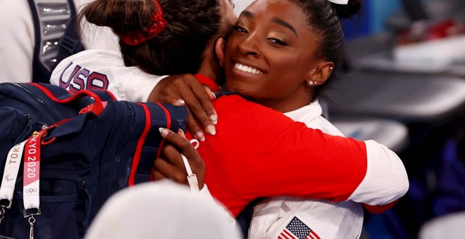 Simone Biles regresa a la competición ganando una medalla de bronce