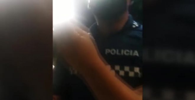 Tres detenidos en un enfrentamiento con la policía local en Torrent