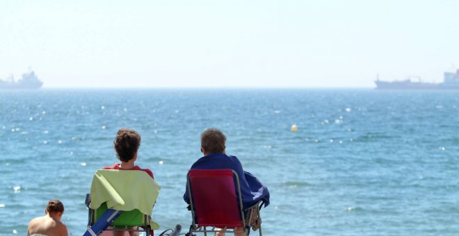 Siete claves para que la playa sea un lugar seguro para los mayores