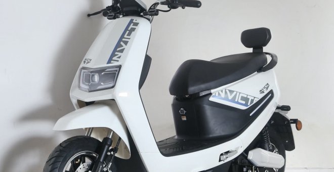 Invicta Electric MB5: llega a España un asequible scooter eléctrico bajo dos versiones distintas