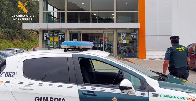 Detenida una delincuente habitual por robar carteras en comercios de Pesués y San Vicente de la Barquera