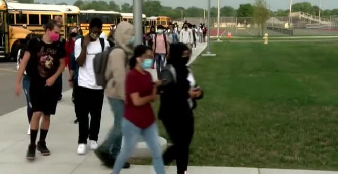 El gobernador de Florida prohíbe a las escuelas exigir el uso obligatorio de la mascarilla