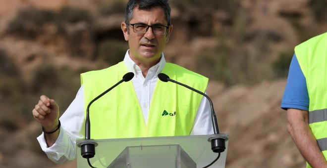 El Gobierno admite que estudia una posible empresa eléctrica pública pero a medio o largo plazo