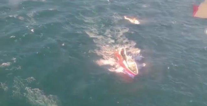 La Marina argentina evacúa de urgencia en helicóptero a un pescador enfermo en alta mar