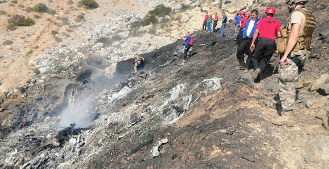 Al menos ocho muertos al estrellarse un avión que combatía los incendios en Turquía