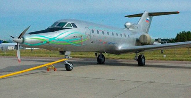 Este extraño avión eléctrico es un Yak-40 ruso con una hélice propulsada por un motor de supercondensadores