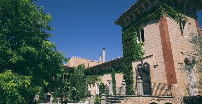Las primeras reformas y el primer motín, las fuentes del Prado y el palacio de Villahermosa