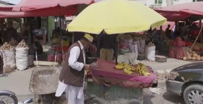Los habitantes de Kabul tratan de recuperar tímidamente la normalidad