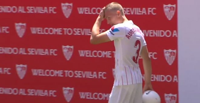 El Sevilla presenta a Augustinsson: "Es como una familia"