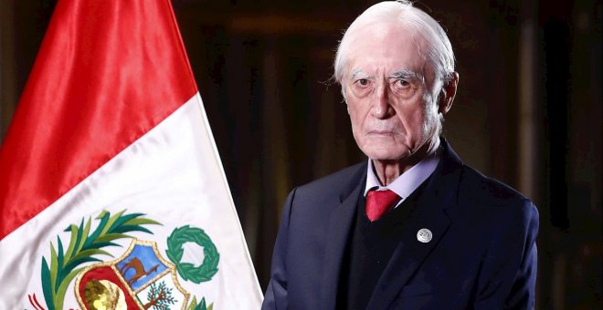 El ministro de Exteriores de Perú, Héctor Béjar, dimite por unas declaraciones controvertidas