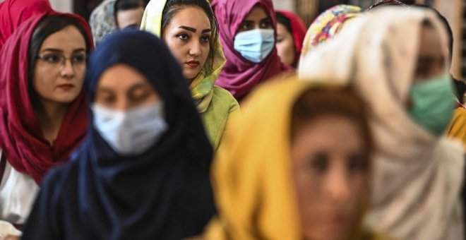 Iniciativas surgidas para ayudar a las mujeres afganas "en riesgo extremo"