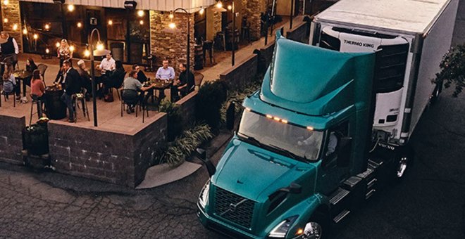 Volvo Trucks lanza 5 camiones eléctricos para el reparto de cerveza