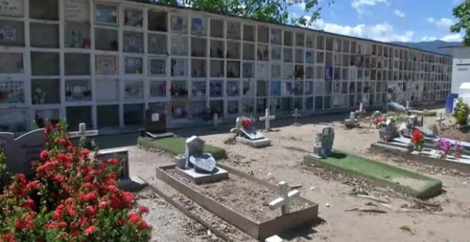Un plan nacional trata de identificar a las víctimas enterradas de forma anónima en los cementerios de Colombia