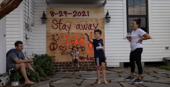 El huracán Ida toca tierra en EEUU con vientos de 240 km/h y Nueva Orleans teme otro Katrina