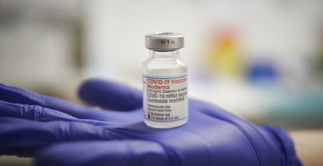Moderna identifica restos de acero en las vacunas importadas de España que Japón bloqueó