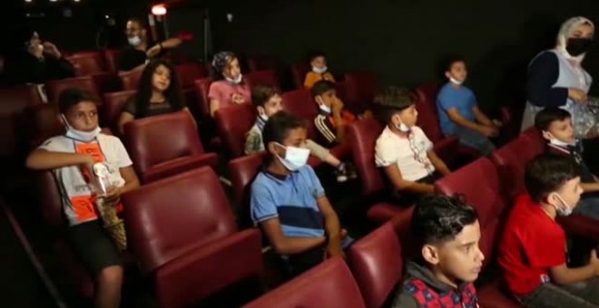 Un 'Cine Bus' recorre las calles de Gaza para acercar el séptimo arte a los ciudadanos