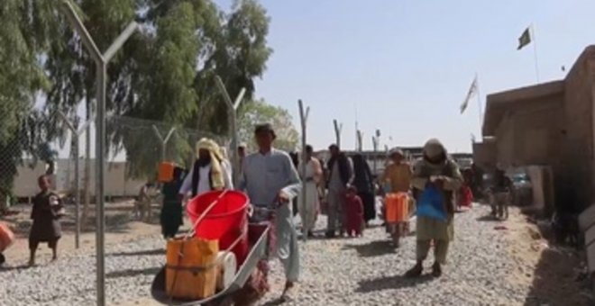 Pakistán refuerza sus casi 2.700 kilómetros de frontera con Afganistán