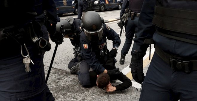 La Policía Nacional usa disparos de goma a la altura de la cabeza para desalojar un 'gaztetxe' en Pamplona