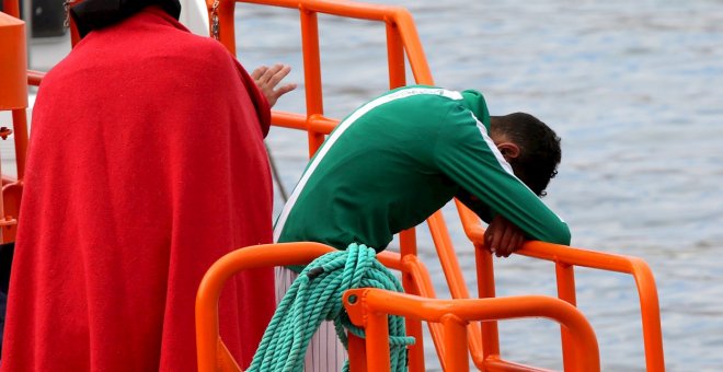 Fallecen 44 personas en un naufragio de una patera que se dirigía a Canarias
