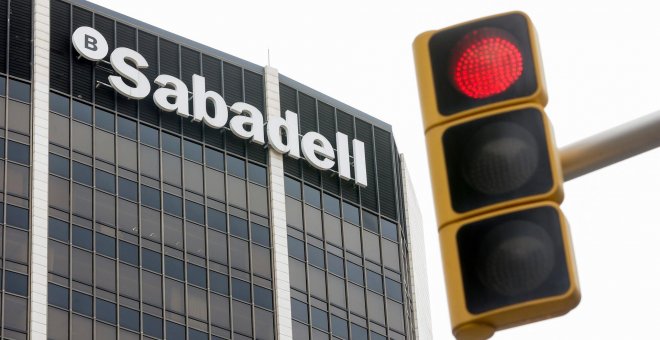 El Banc Sabadell vol acomiadar 1.900 treballadors mig any després d'haver prescindit de 1.800 empleats