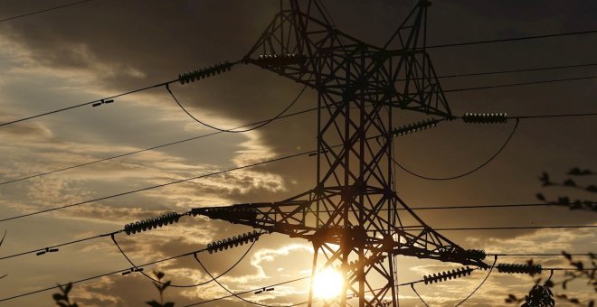 L'oligopoli elèctric avança en el control de les renovables mentre l'Estat suma condemnes per les retallades en el sector