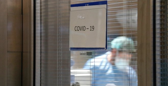 Els ingressats a l'UCI amb Covid-19 baixen dels 300 per primer cop en gairebé dos mesos