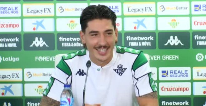 Héctor Bellerín: "Mi padre me obligaba a llevar la camiseta del Betis"