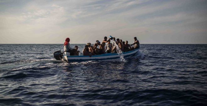 Desaparecidos 30 migrantes en un nuevo naufragio en el Mediterráneo Central