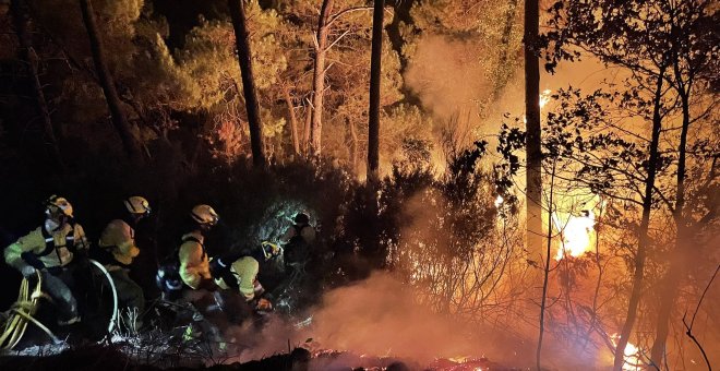 El incendio forestal de Málaga, que afecta a 2.167 hectáreas, obliga a desalojar a más de 600 personas