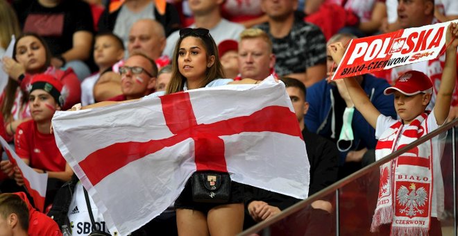 El gesto de los futbolistas ingleses contra el racismo provoca abucheos en la grada polaca