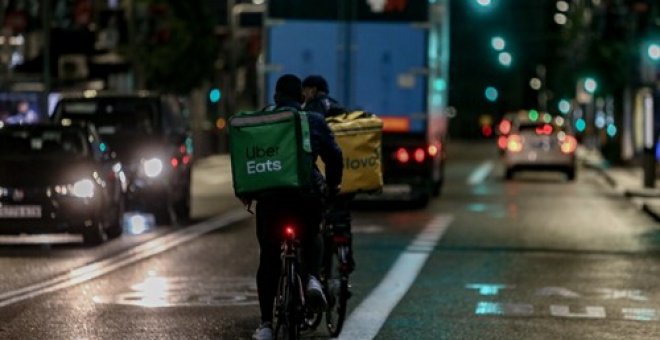 UGT y CCOO denuncian a Uber Eats por despedir a 3.000 trabajadores