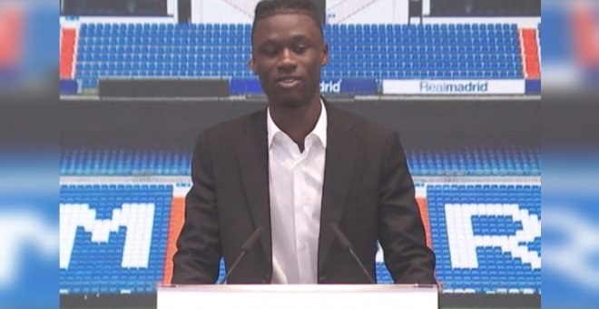 El comentario racista de una colaboradora de TVE sobre el futbolista Camavinga: "Es más negro que el traje"