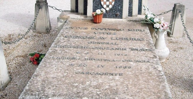 La tomba del genocida nazi oblidada per la Llei de Memòria Històrica