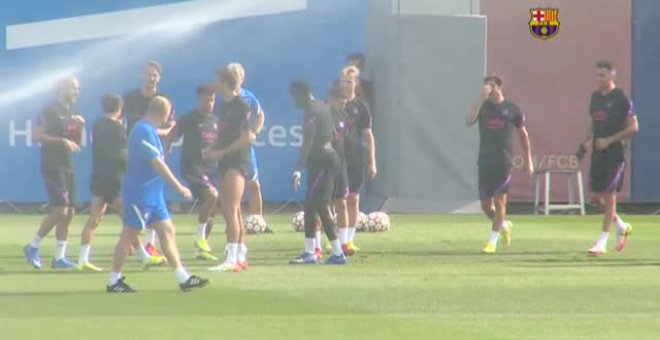 El Barça entrena con el Bayern en el horizonte