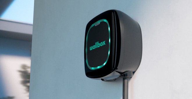 Los cargadores Wallbox permitirán cargar coches eléctricos en casa con energía solar o eólica