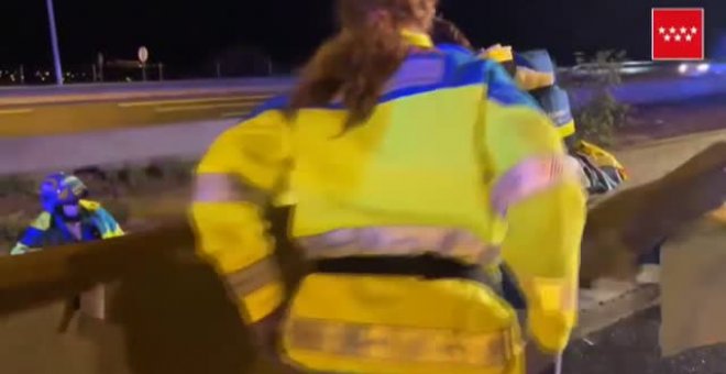 Una mujer es atropellada al salir de su vehículo en la A6