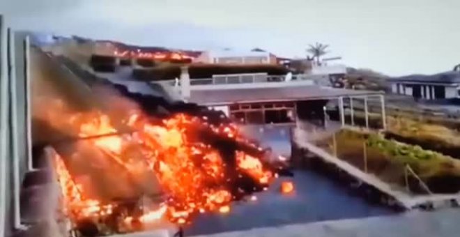 El Gobierno canario pide a los habitantes de la isla de la Palma que no se acerquen a la zona del volcán